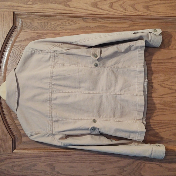 Loft Jacket - Picture 2 of 7